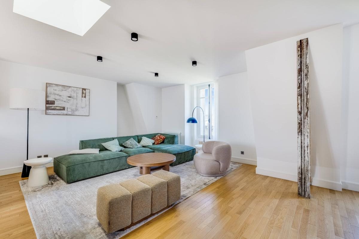 Appartement à louer, 81m², Paris 8ème