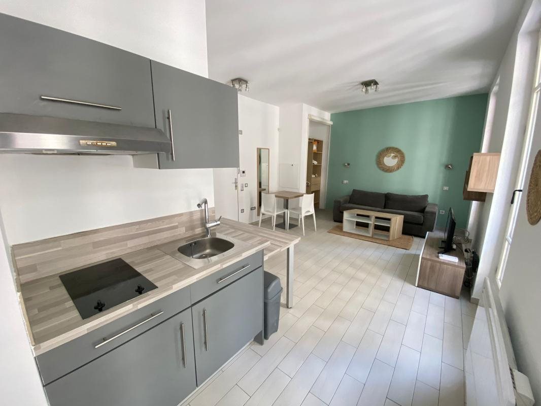 Appartement à louer, 27m², Marseille 2ème