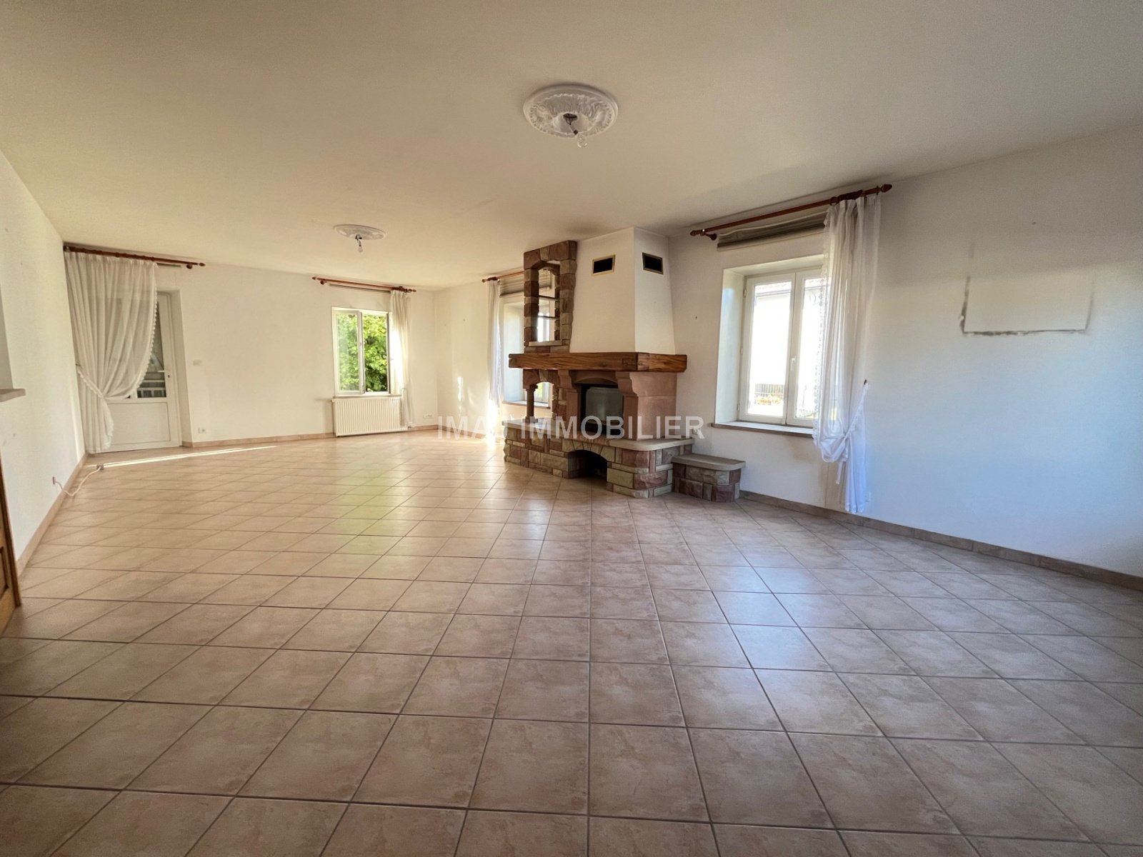 Appartement à louer, 232m², Hadol