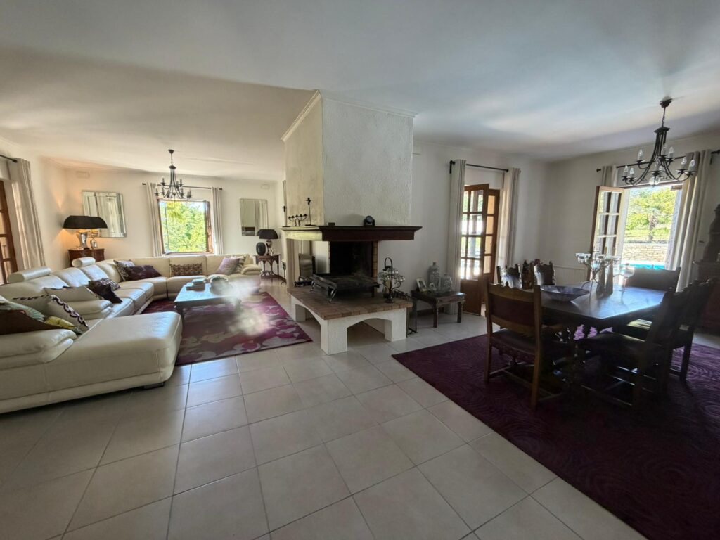 Maison à vendre, 330m², Alba-la-Romaine
