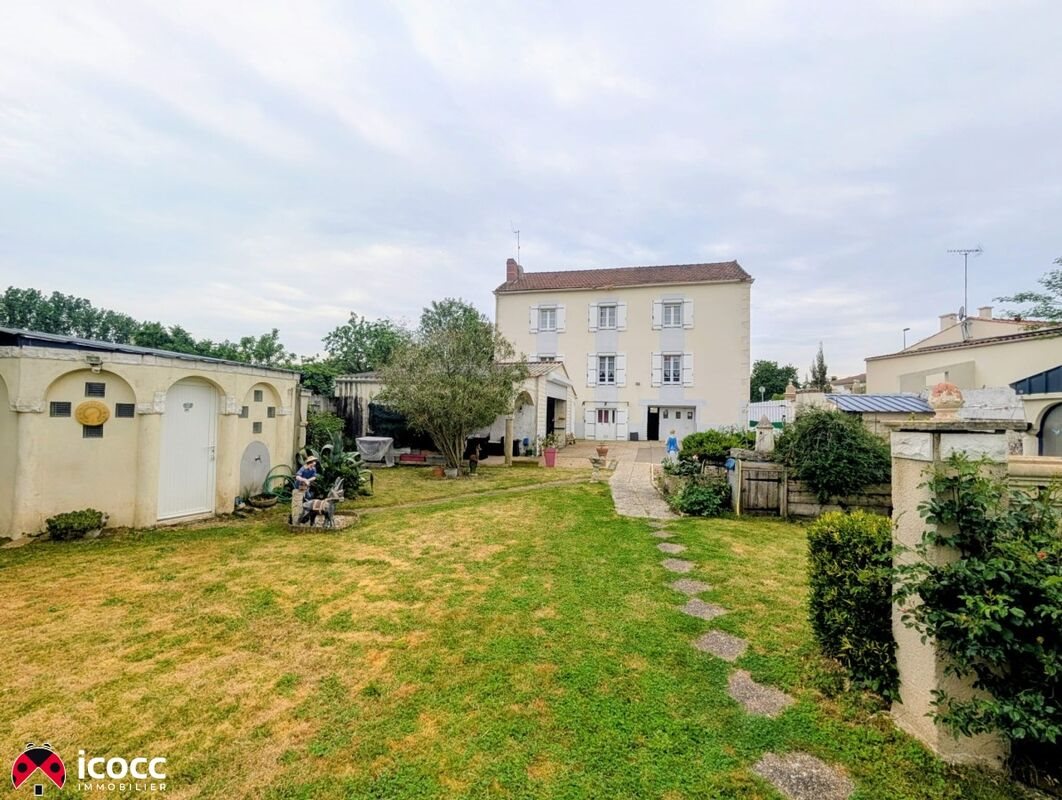 Maison à vendre, 161m², Mouzeuil-Saint-Martin