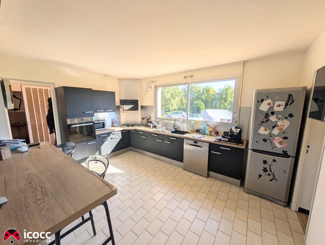 Maison à vendre, 141m², Château-Guibert