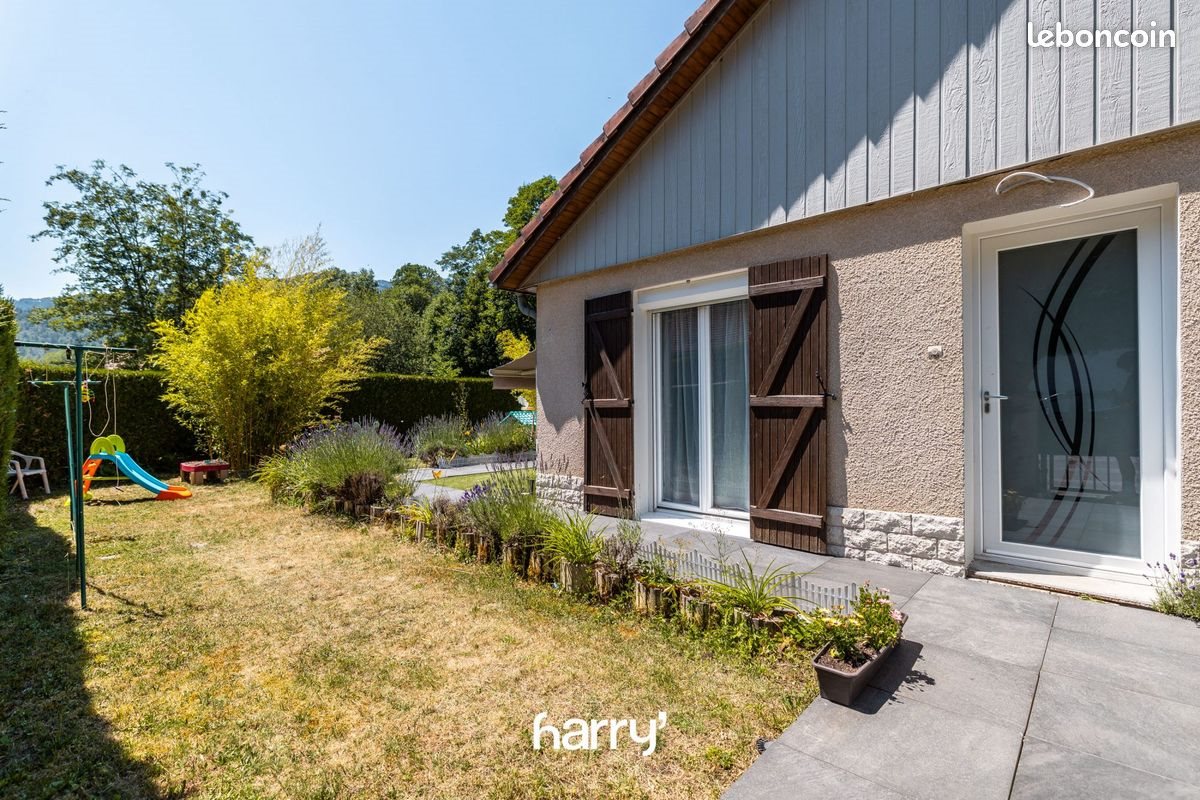 Maison à vendre, 142m², Jougne