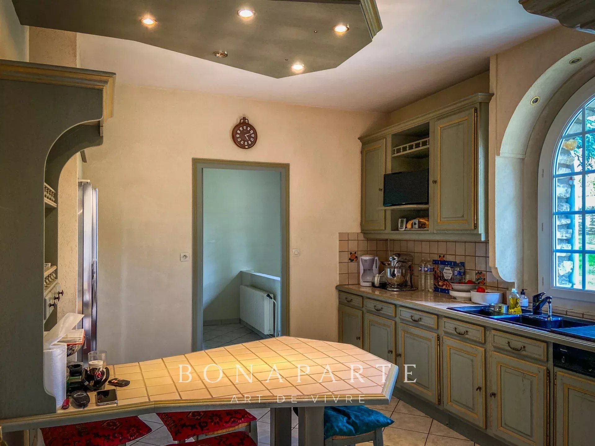 Maison à vendre, 230m², Le Mont-Saint-Adrien