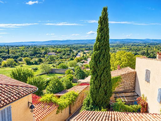 Maison 5 pièces 145 m² · à Régusse · 145 m² · 188 000 €
