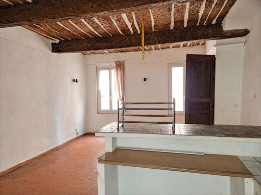 8 pièces 178 m² · à Salernes · 178 m² · 230 000 €