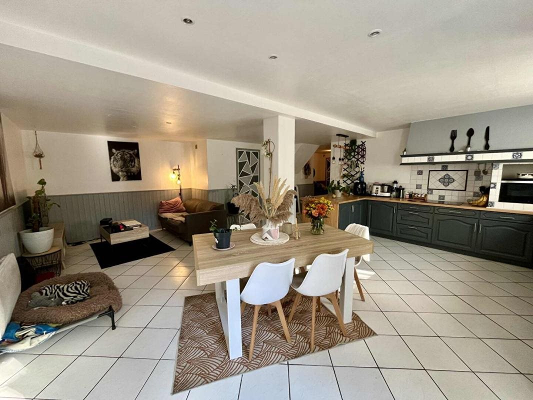 Maison à vendre, 130m², Château-l'Evêque