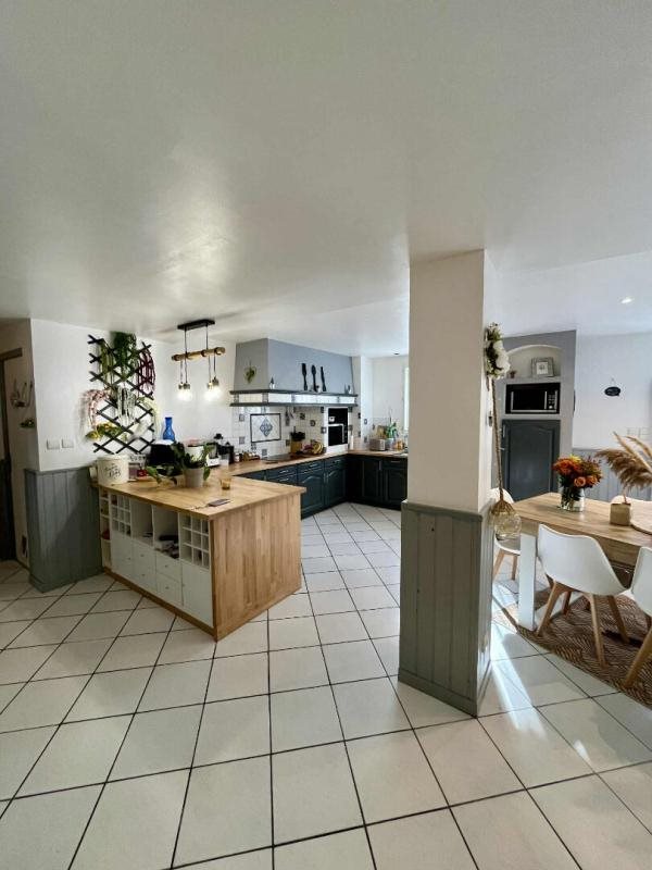 Maison à vendre, 130m², Château-l'Evêque