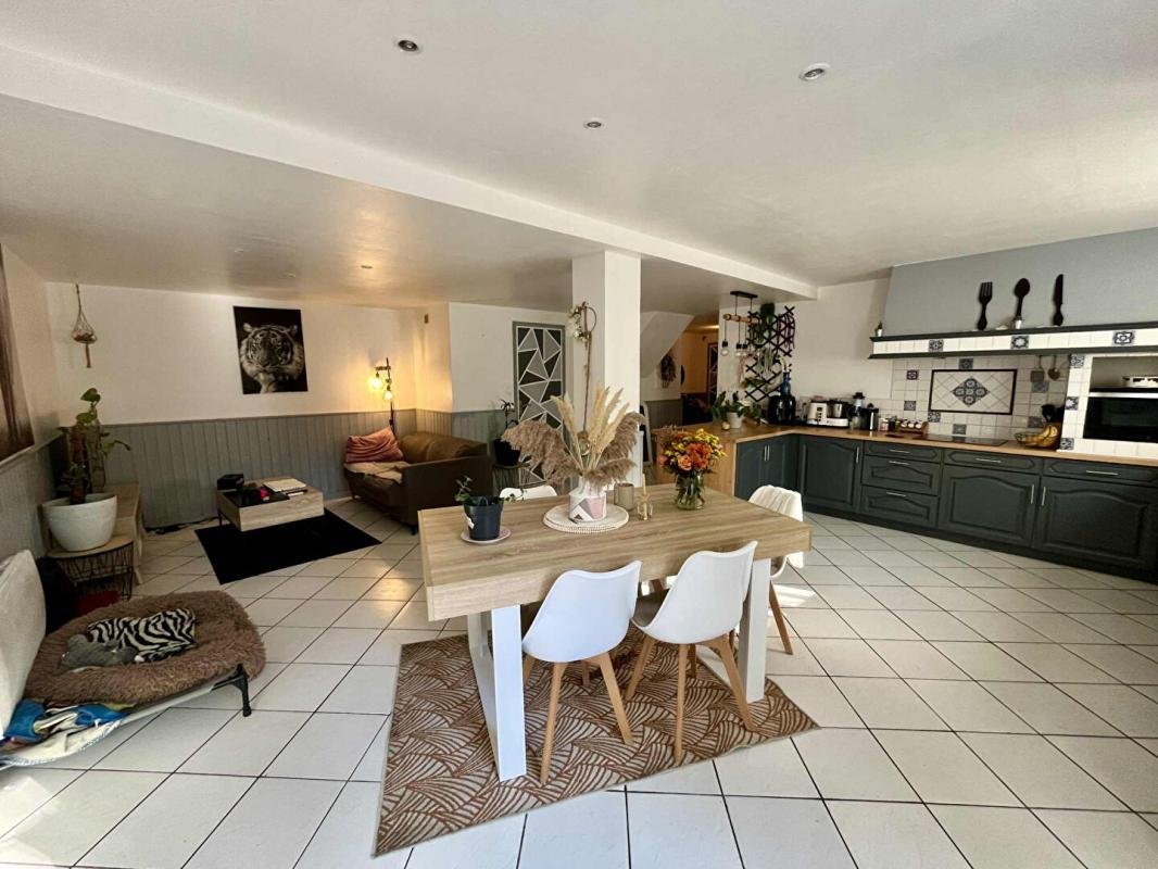 Maison à vendre, 130m², Château-l'Evêque