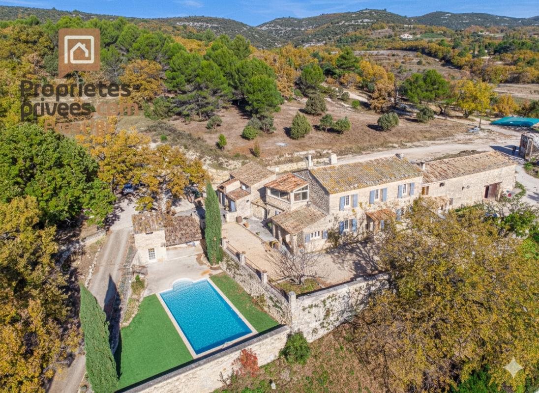 Maison à vendre, 305m², Murs