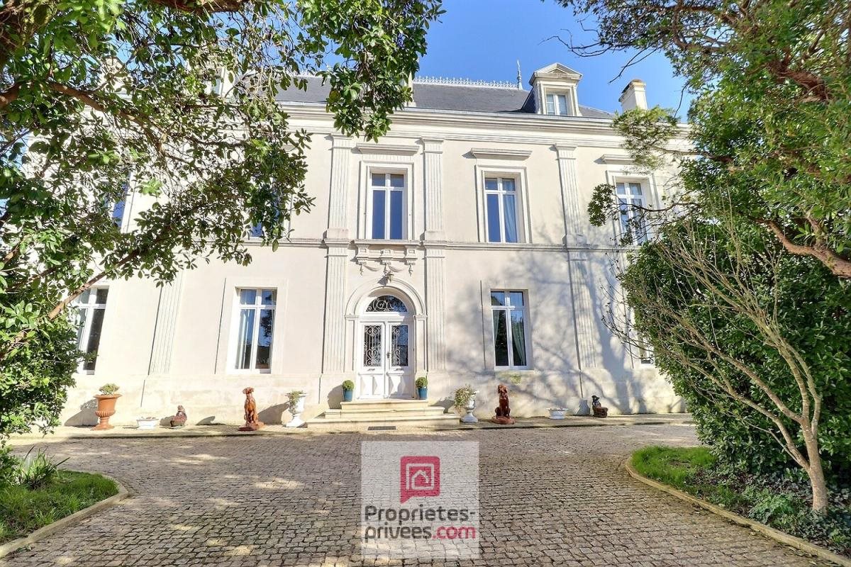 Maison à vendre, 380m², Villeneuve-la-Comtesse