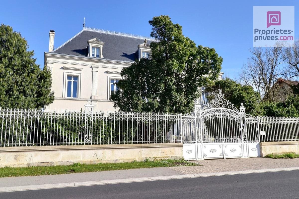 Maison à vendre, 380m², Villeneuve-la-Comtesse