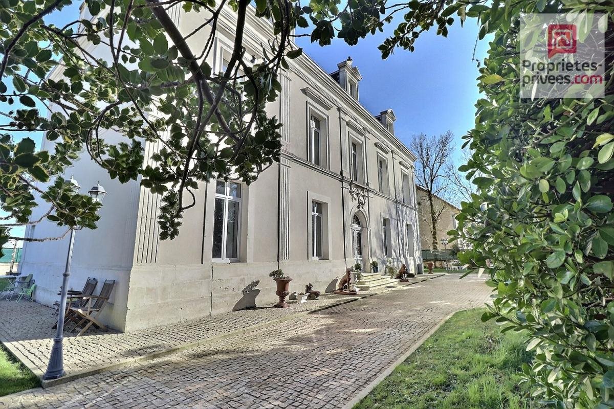 Maison à vendre, 380m², Villeneuve-la-Comtesse