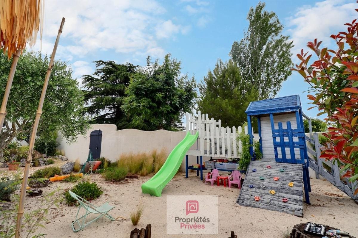 Maison à vendre, 152m², Pont-l'Abbé-d'Arnoult