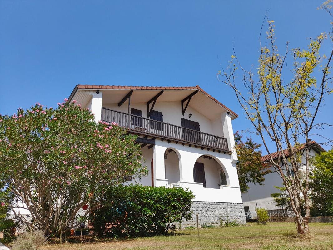 Maison à vendre, 182m², Oloron-Sainte-Marie