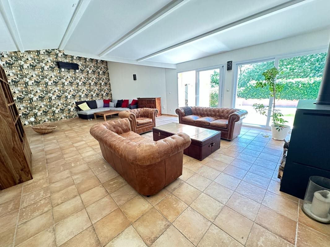 Maison à louer, 218m², Grans