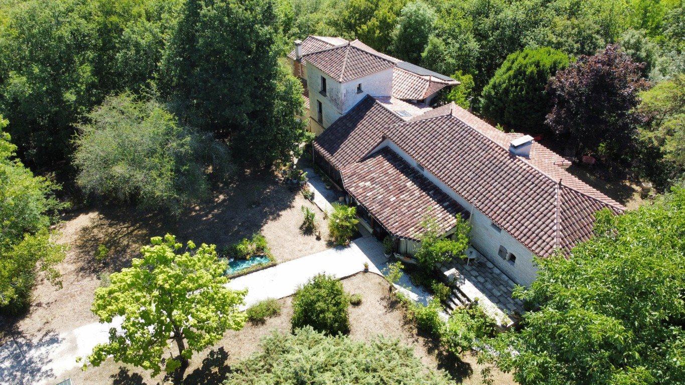 Maison à vendre, 420m², Montcuq-en-Quercy-Blanc