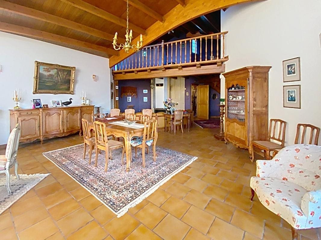 Maison à vendre, 303m², Saintes