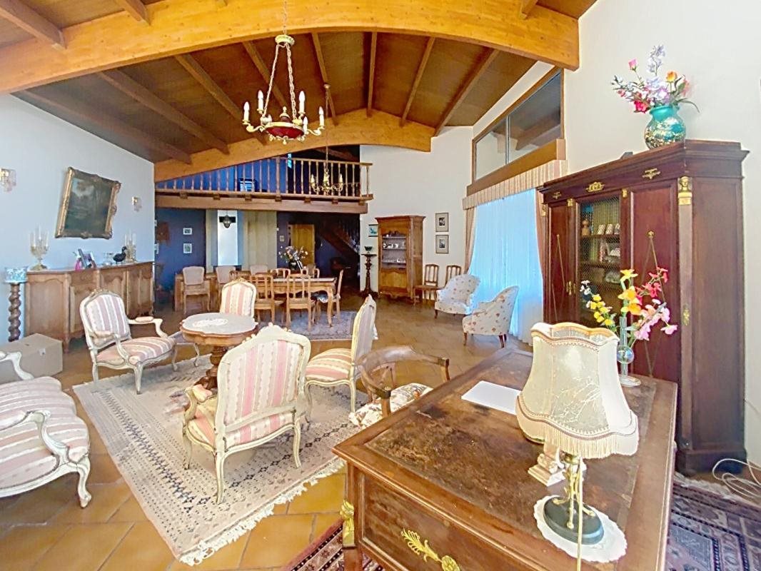 Maison à vendre, 303m², Saintes