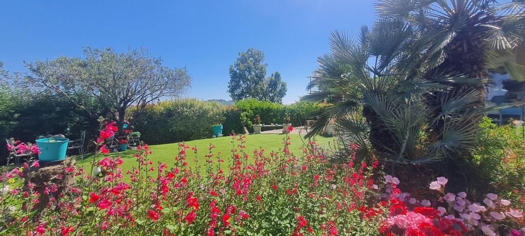 Maison à vendre, 140m², Saint-Geniès-de-Fontedit