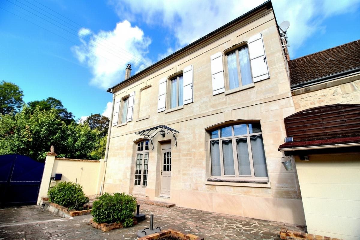 Maison à vendre, 122m², Bury