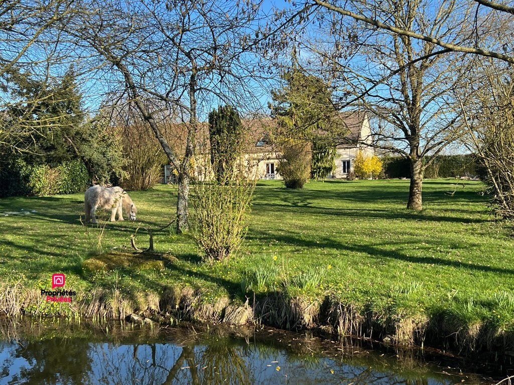 Maison à vendre, 220m², Neauphe-sous-Essai