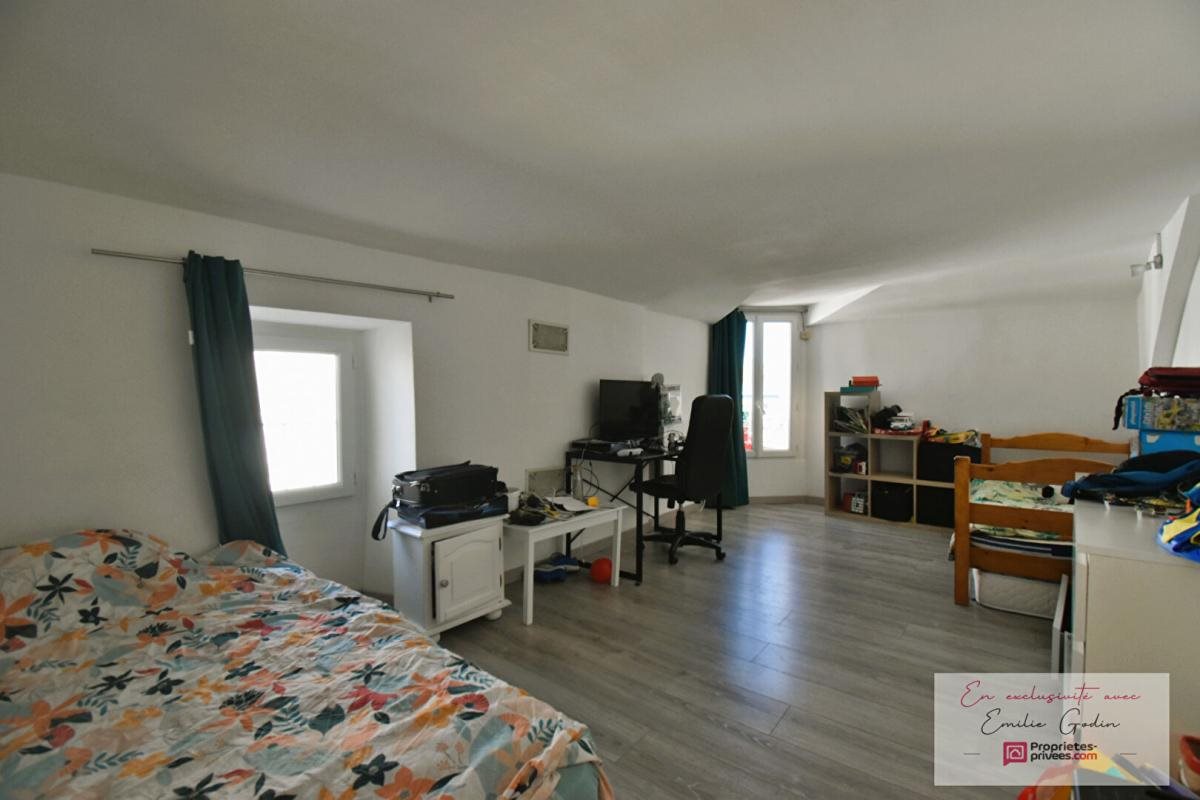 Maison à vendre, 107m², Yzernay