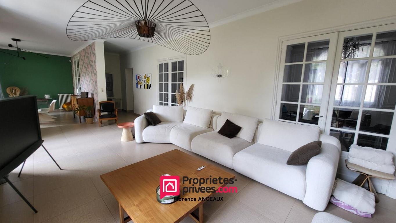 Maison à vendre, 326m², Saint-Quentin