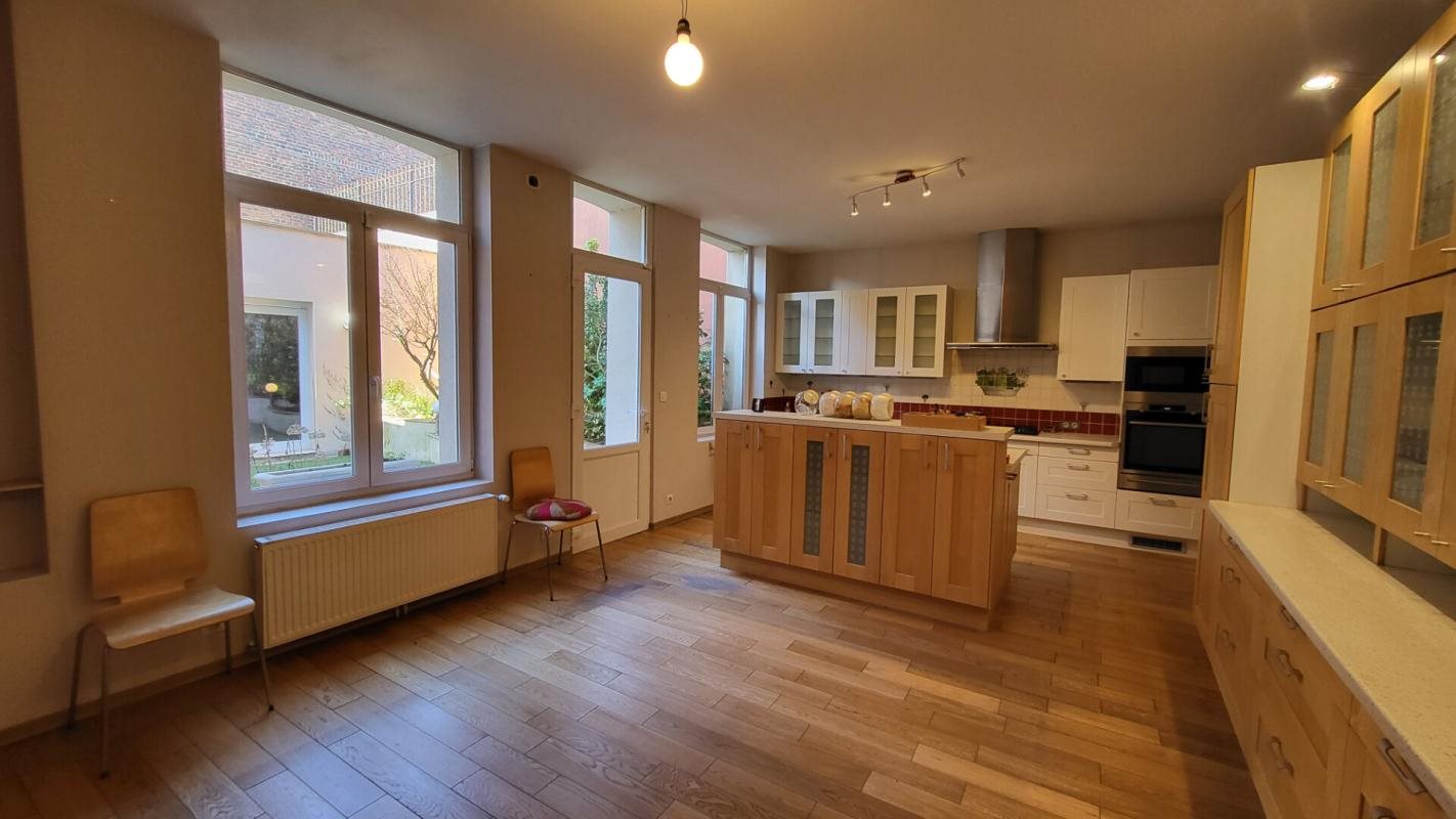 Maison à vendre, 257m², Saint-Quentin
