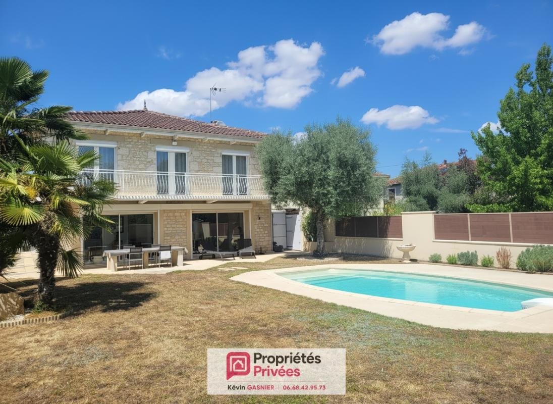 Maison à vendre, 204m², Gond-Pontouvre