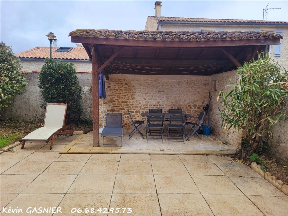 Maison à vendre, 115m², Saint-Coutant-le-Grand