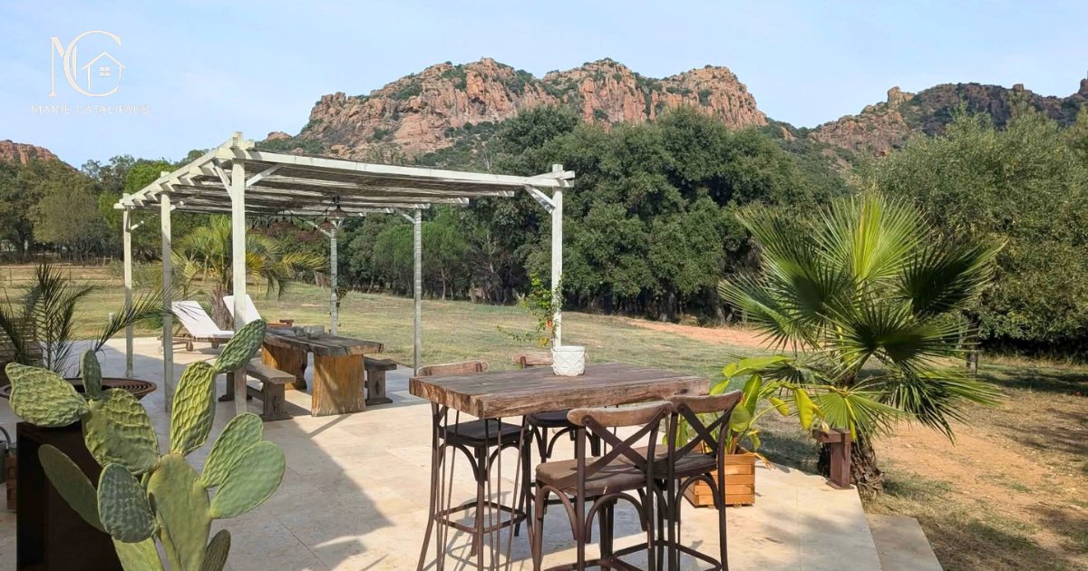 Maison à vendre, 160m², Roquebrune-sur-Argens