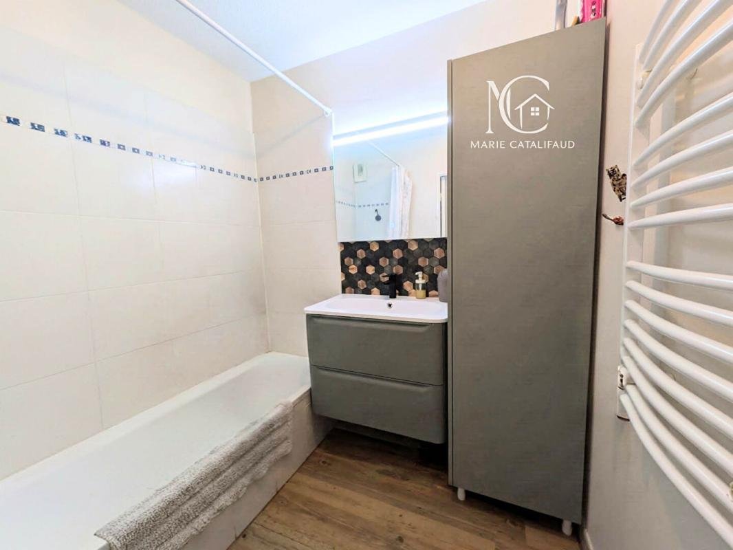 Appartement à vendre, 66m², Roquebrune-sur-Argens