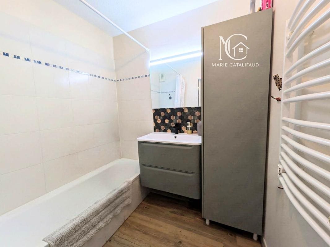 Appartement à vendre, 66m², Roquebrune-sur-Argens