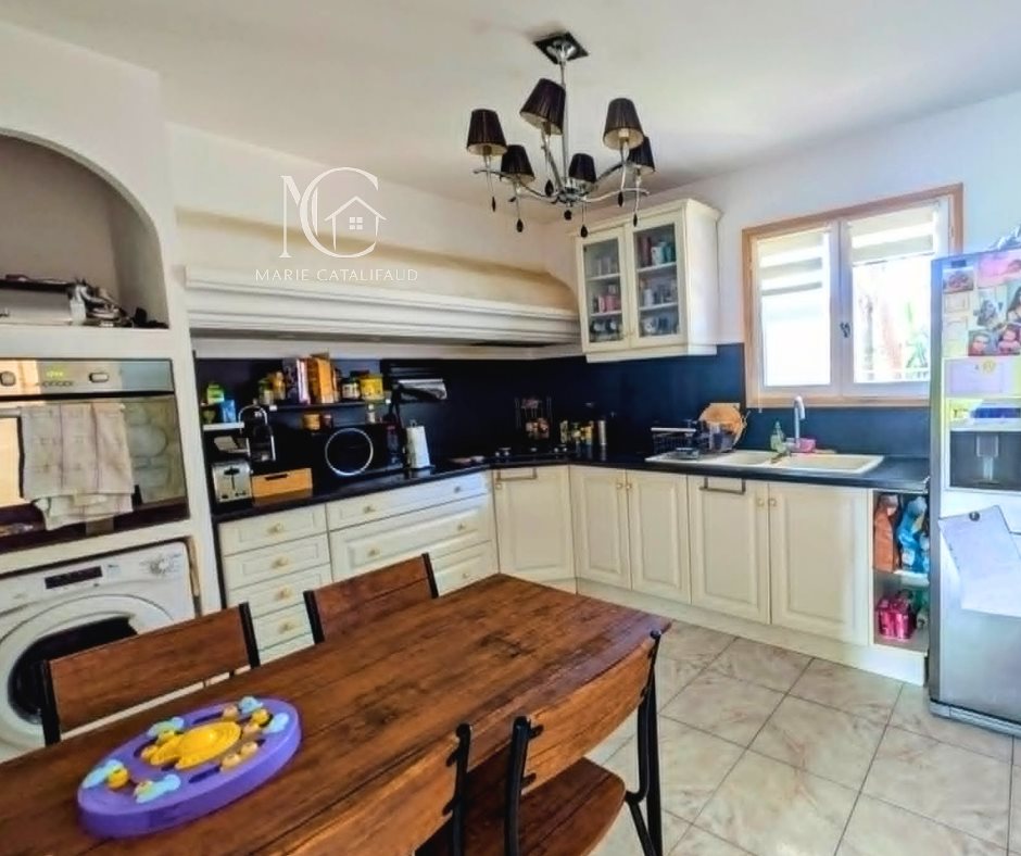 Maison à vendre, 126m², Roquebrune-sur-Argens