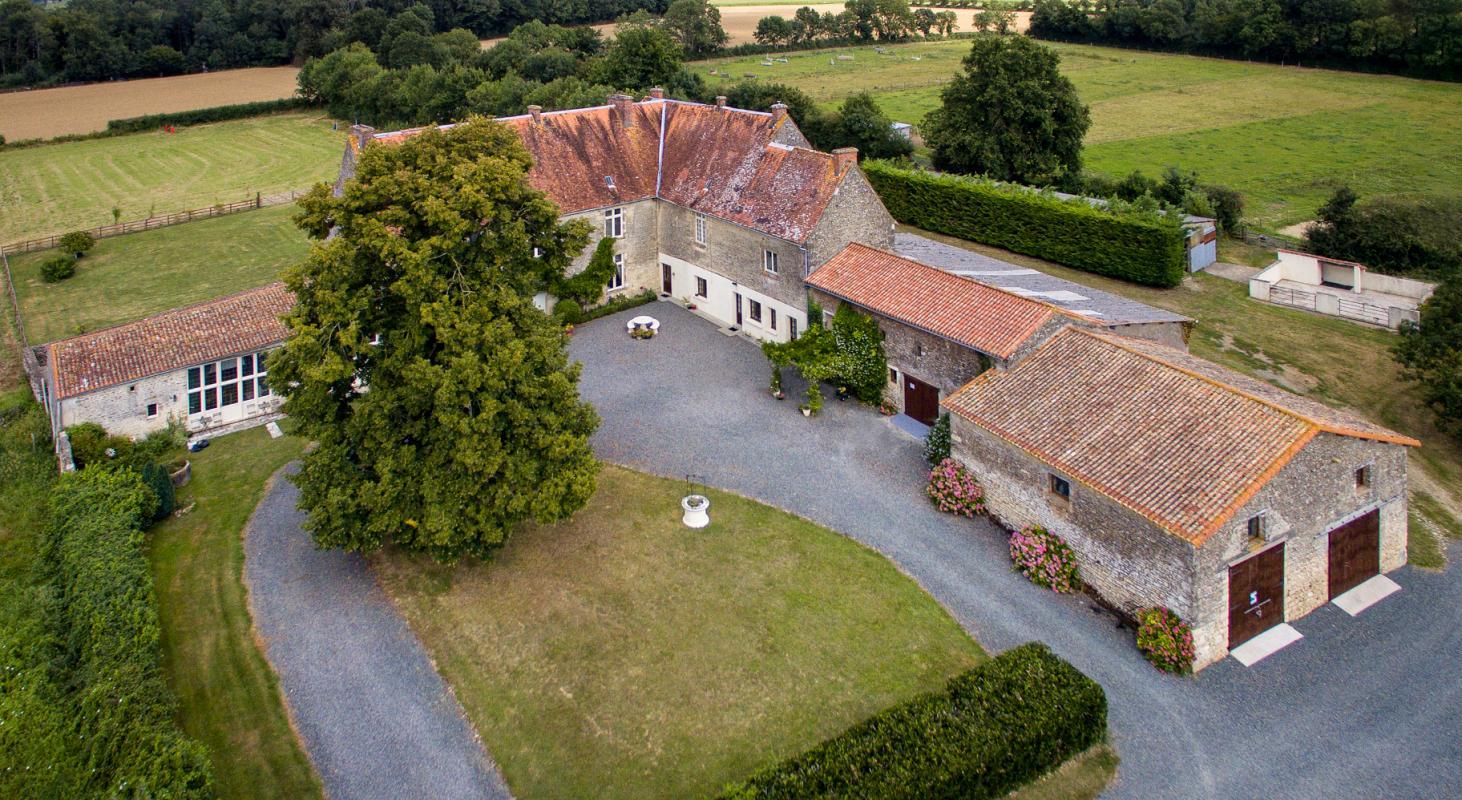 Maison à vendre, 495m², Saint-Hilaire-des-Loges