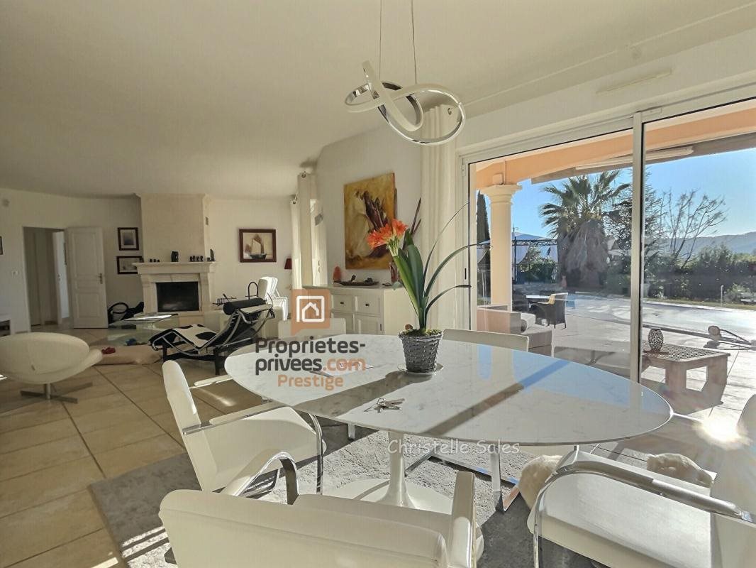 Maison à vendre, 185m², Bagnols-en-Forêt