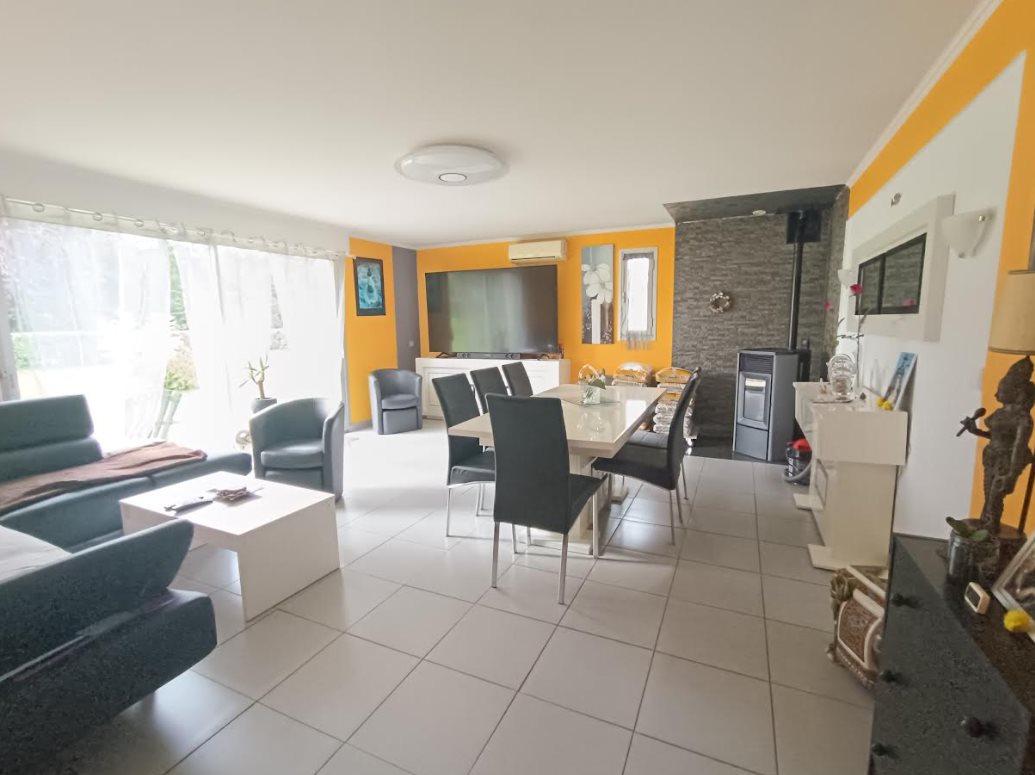 Maison à vendre, 154m², Spézet