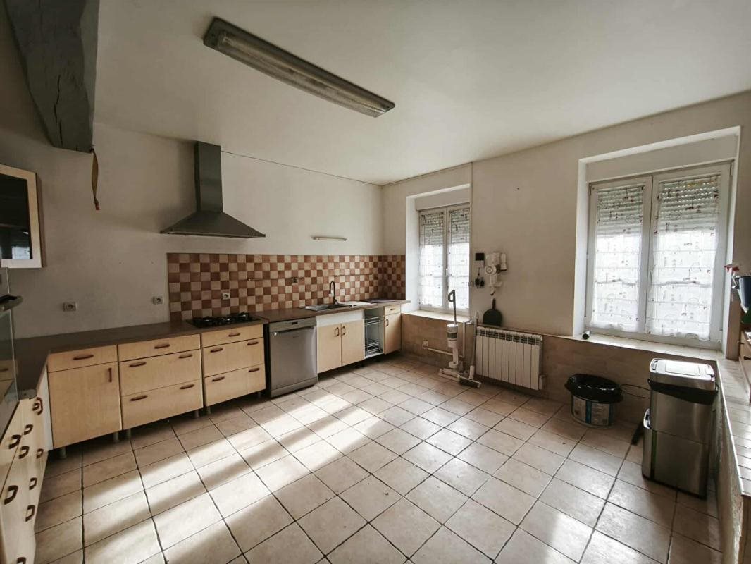 Maison à vendre, 211m², Bourg-et-Comin