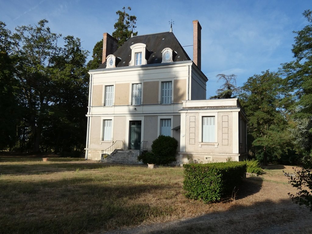 Maison à vendre, 638m², Villeloin-Coulangé