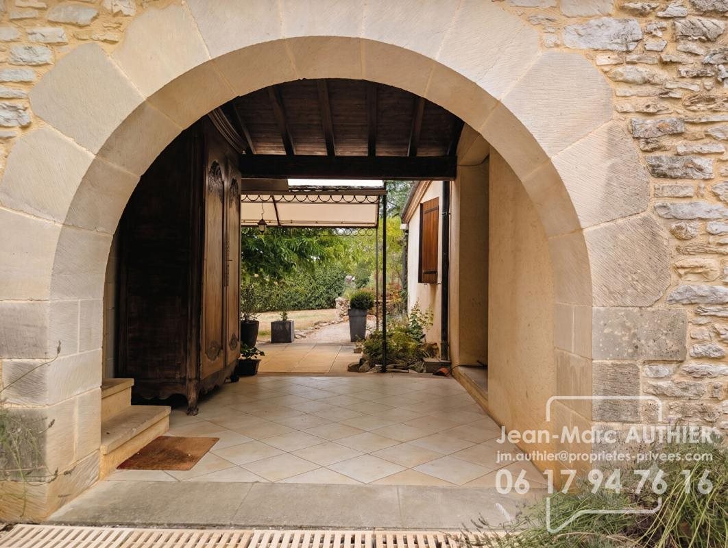 Maison à vendre, 422m², Léobard