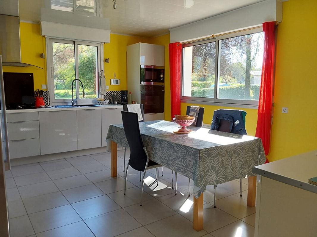 Maison à vendre, 167m², Spézet