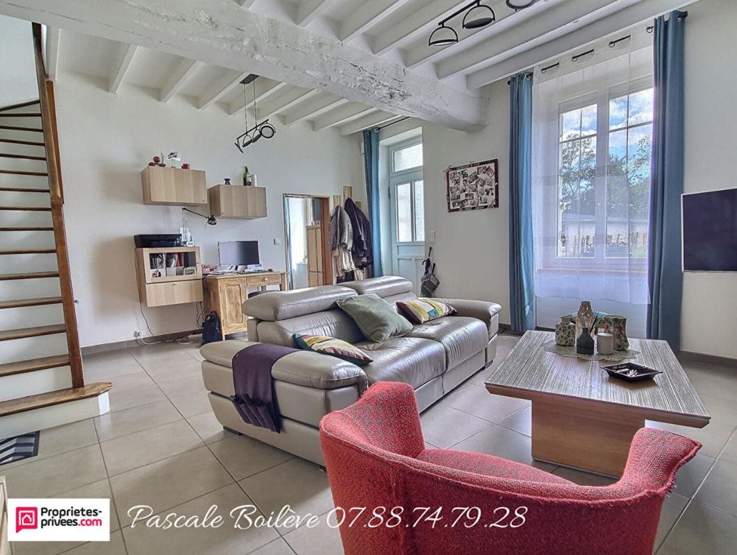 Maison à vendre, 109m², Vernoil-le-Fourrier