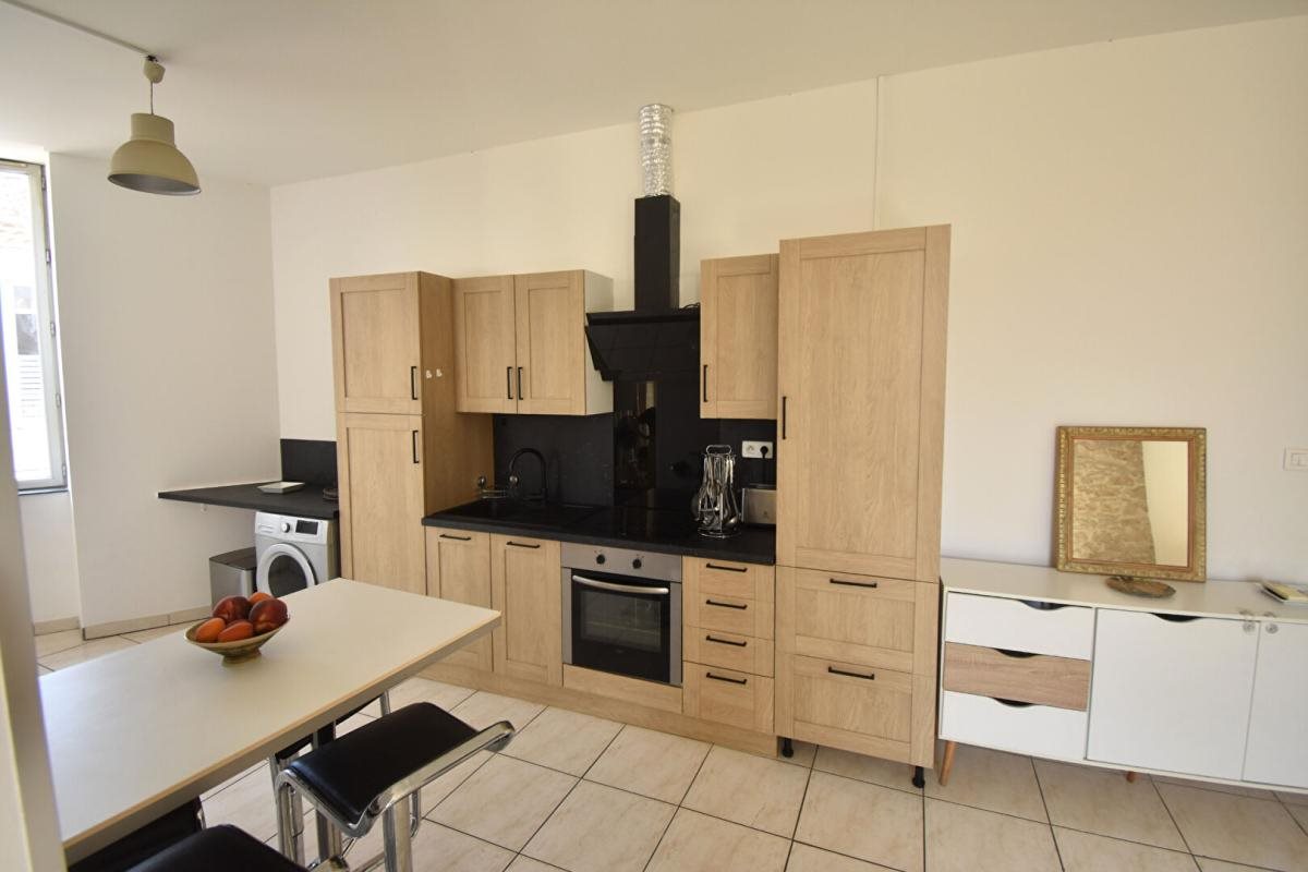 Appartement à louer, 47m², Nîmes