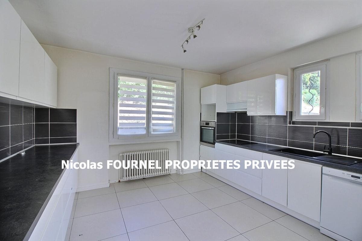 Maison à vendre, 231m², Le Chambon-Feugerolles