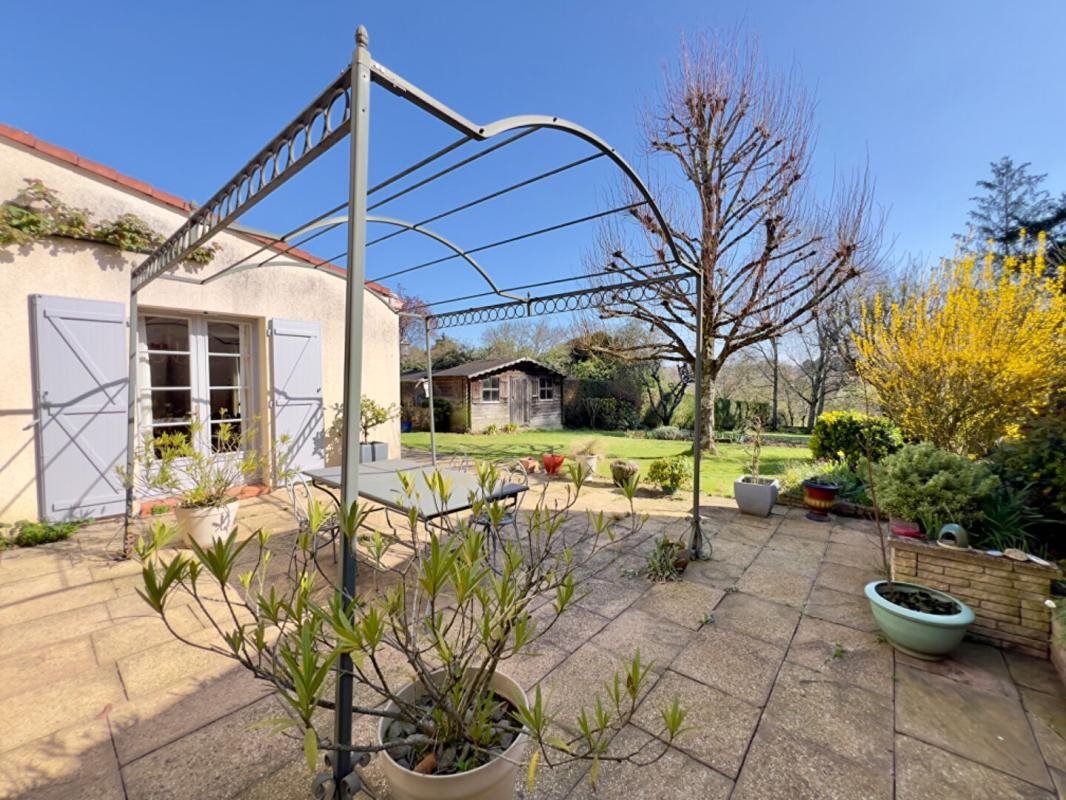 Maison à vendre, 206m², Montfaucon-Montigné