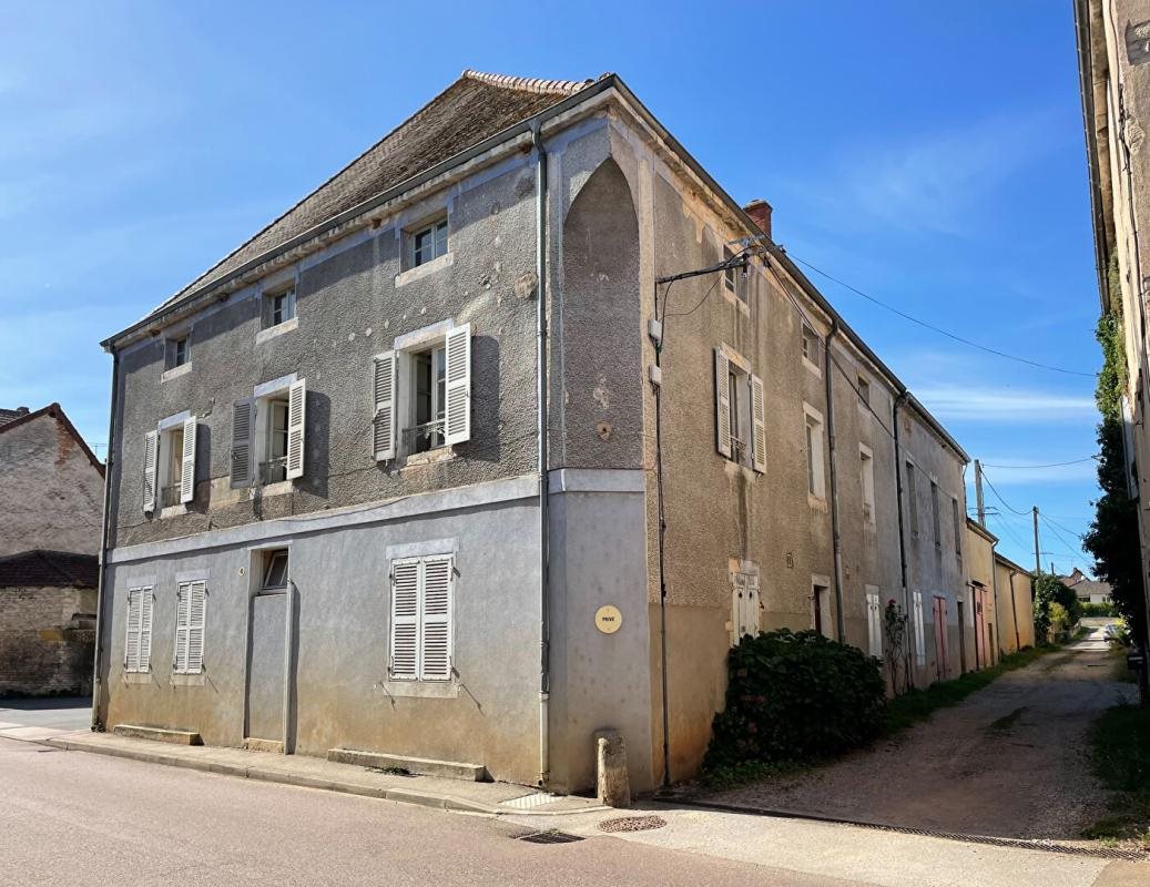 Maison à vendre, 350m², La Vineuse sur Fregande