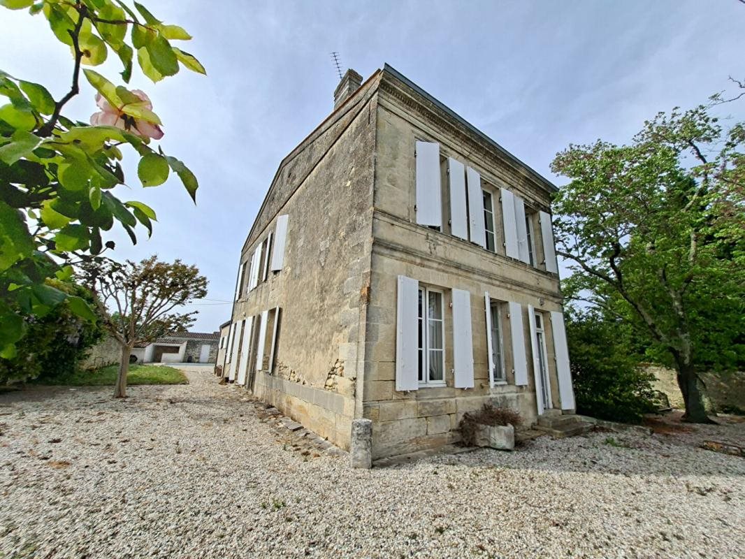 Maison à vendre, 270m², Saint-Estèphe