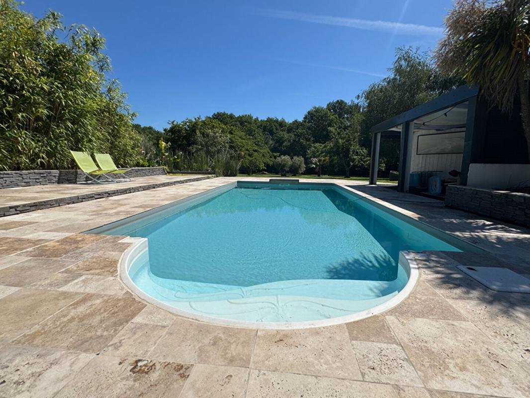 Maison à vendre, 354m², Salleboeuf