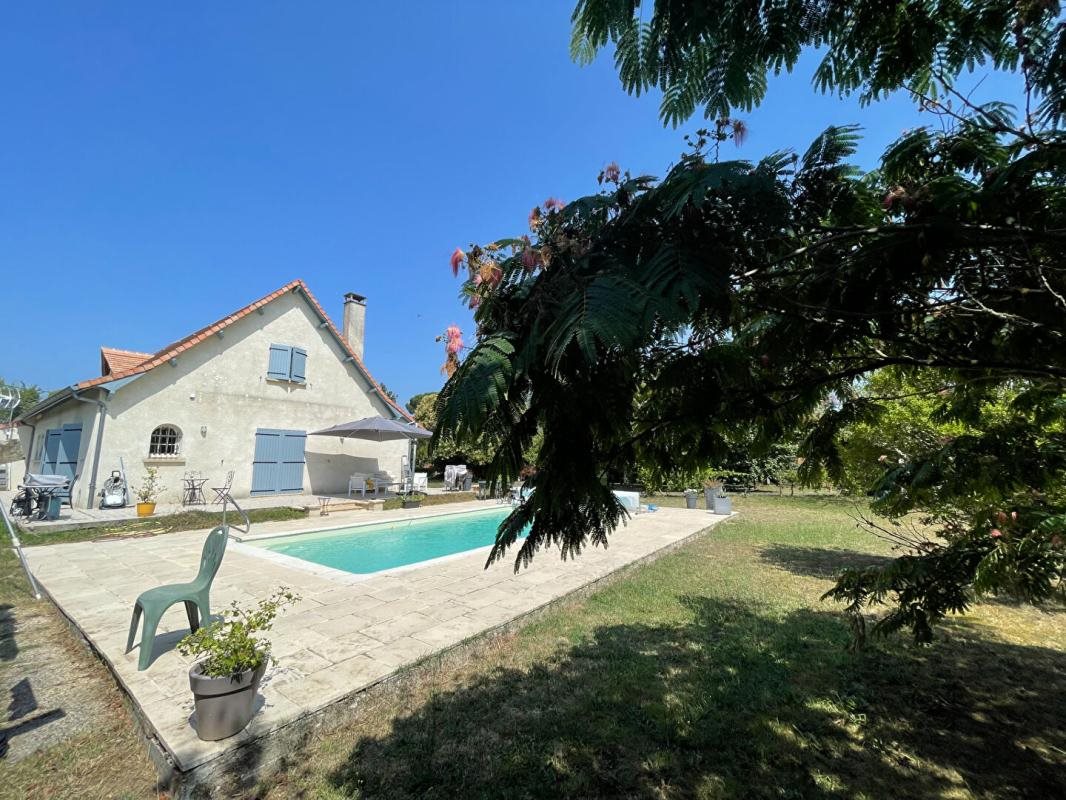 Maison à vendre, 143m², Ménesplet